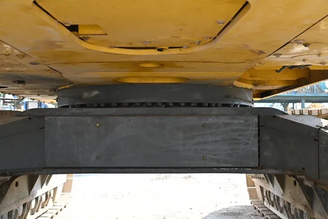 Used Komatsu PC850SE-8R Track Excavator | Al Marwan