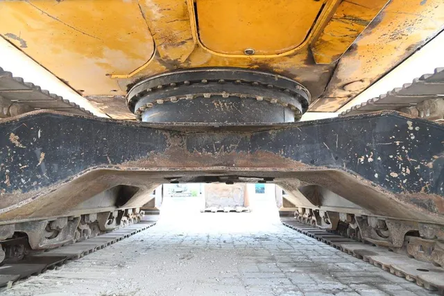 JCB JS220SC 22-Ton Crawler Excavator 2008 | Al Marwan