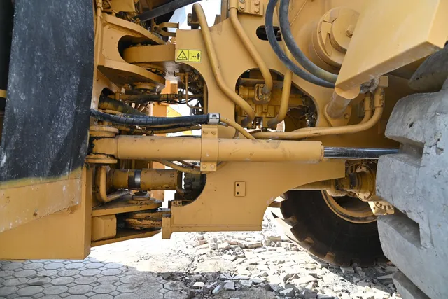 Used Caterpillar 988H Large 50-Ton Wheel Loader