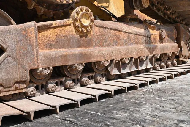 Cat D6M 16-Ton Crawler Dozer 2002 | Al Marwan