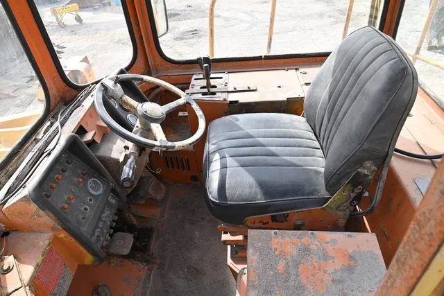 1980 Cat 988B Wheel Loader WL-0167 cabin view| Al Marwan Machinery