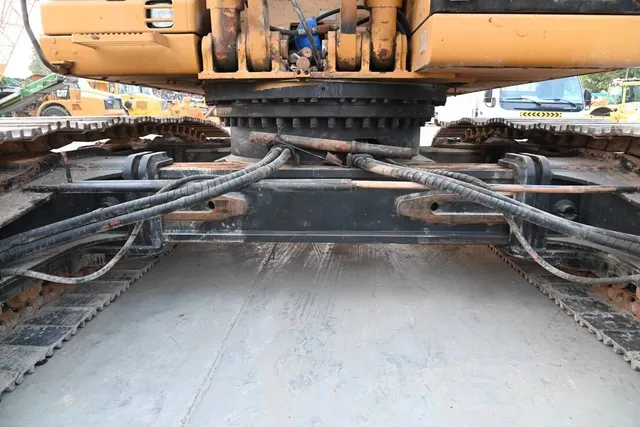 2007 Used Cat 330D Tracked Drilling Rig