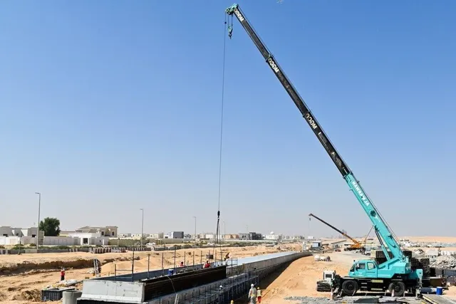 Rent 25-Ton Mobile Cranes | Al Marwan