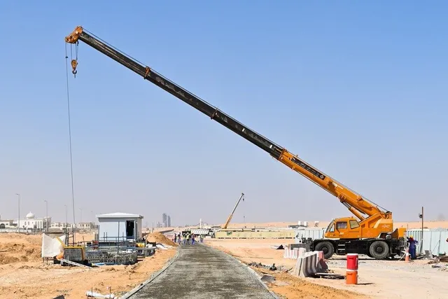 Rent 25-Ton Mobile Cranes | Al Marwan