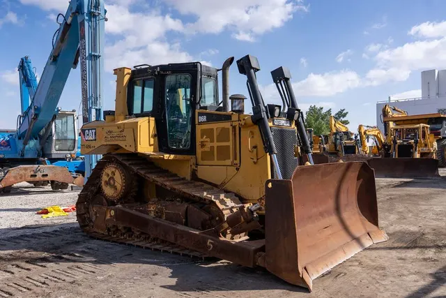 Used 2011 Cat D6R Bulldozer TT-0126 | Al Marwan