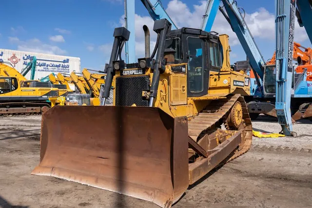 Used 2011 Cat D6R Bulldozer TT-0126 | Al Marwan