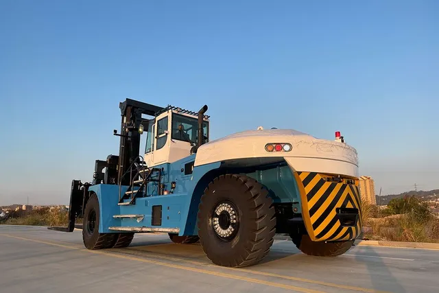 Socma HNF-500 Forklift Rear Left View