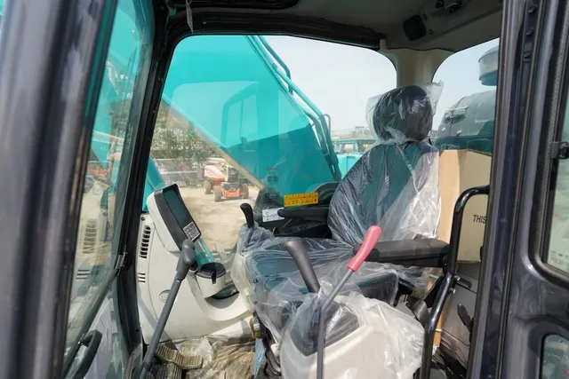 Kobelco SK380 Amphibious Long Boom Excavator Cabin view
