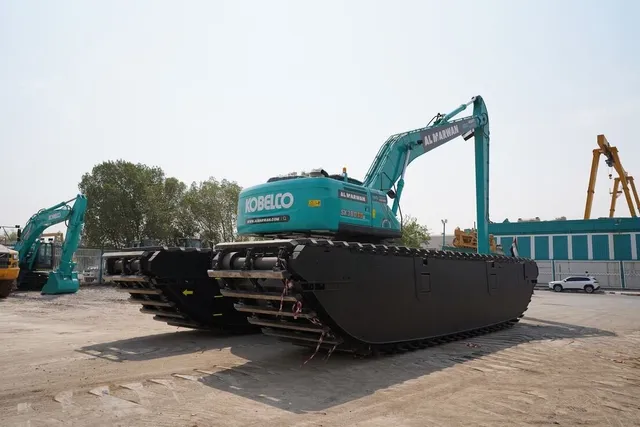 Kobelco SK380 Amphibious Long Boom Excavator rear right view