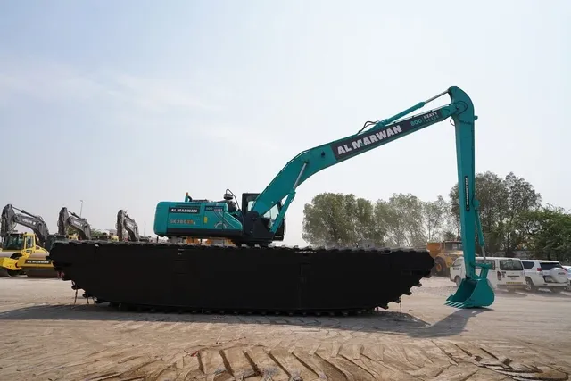 Kobelco SK380 Amphibious Long Boom Excavator right side view