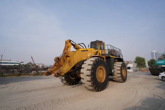 Komatsu WA800-3EO Wheel Loader Front Left View