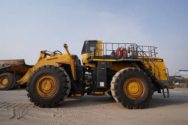 Komatsu WA800-3EO Wheel Loader Left Side View