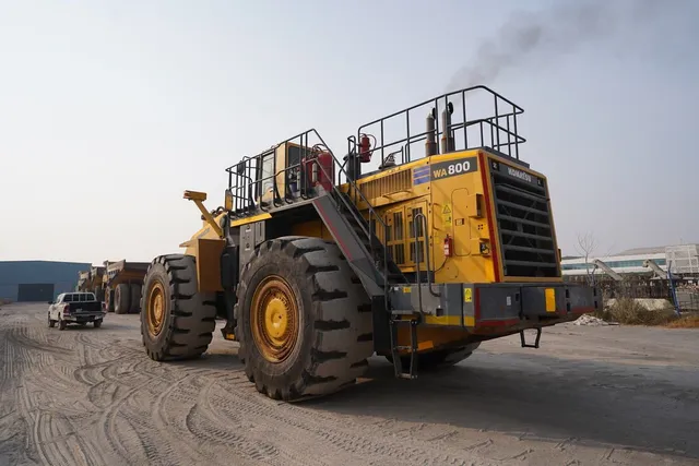 Komatsu WA800-3EO Wheel Loader Rear Left View