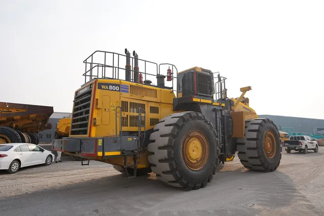 Komatsu WA800-3EO Wheel Loader Rear Right View