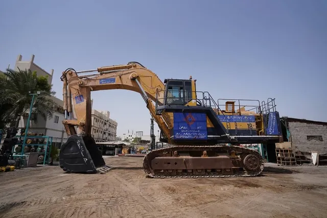 Large Excavators, 160 ton for Rent From Al Marwan