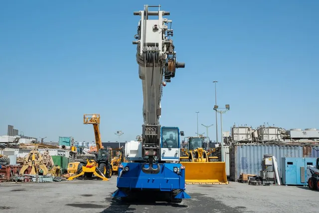 Manitto ARM550 Mobile Crane Front Image
