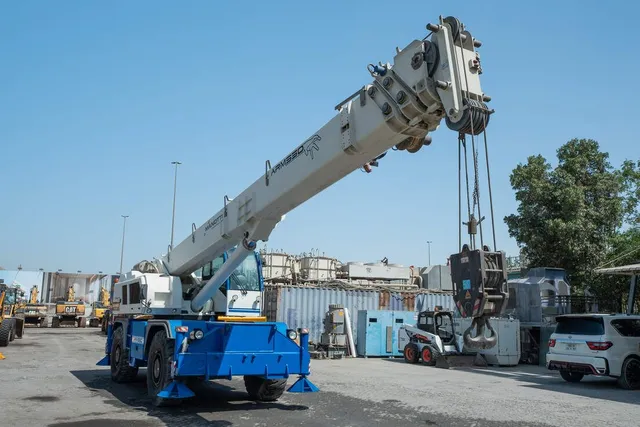 Manitto ARM550 Mobile Crane Front Right Image