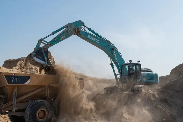 Medium Excavators, 14 ton, Standard Boom