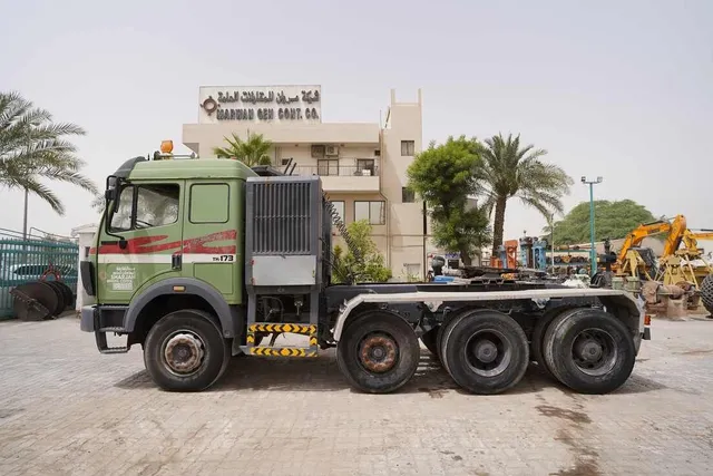 Mercedes-Benz 3550 S-Class 8x4 Semi-Truck Semi trailer truck prime mover heavy load long haul truck