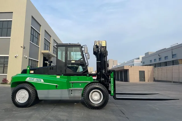 Socma HNF-160S Forklift Right View