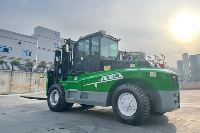 Socma HNF-160S Forklift Rear Left View
