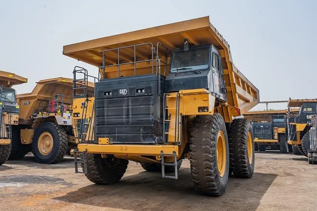 Off-Highway Truck, 98 ton For Rent Al marwan