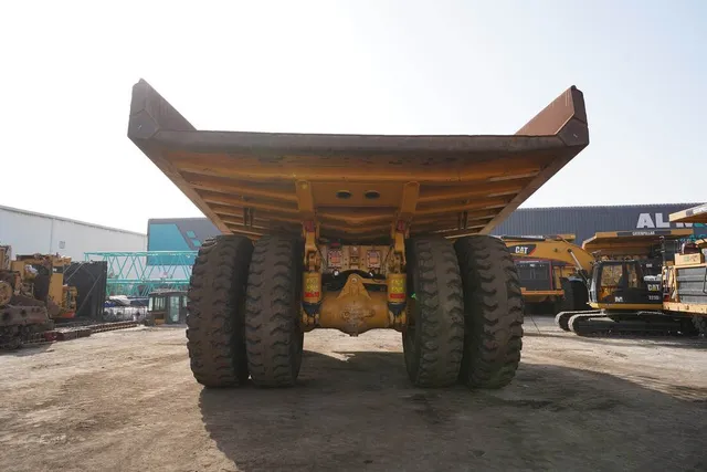OffRoad Dumper 2021 Cat 777E-Rear view