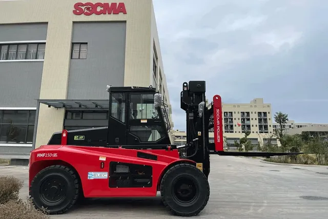 Socma HNF-150EL Forklift Right Side View