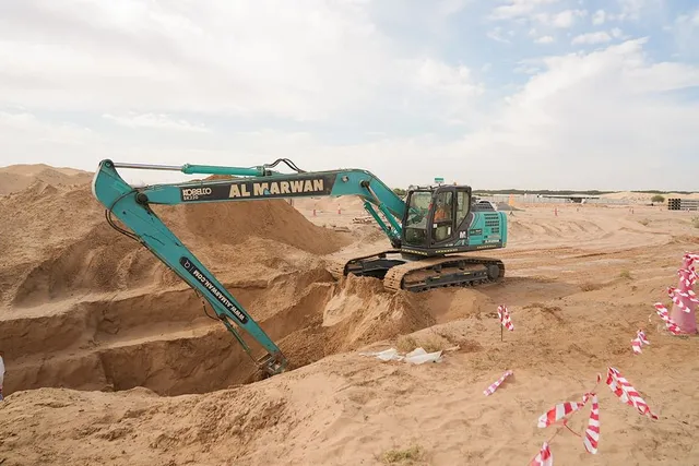 Rent 22-ton Excavators, Long reach by Al Marwan