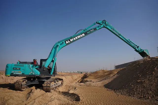 Rent 40-ton Excavators,Long Boom 17-meters by Al-Marwan