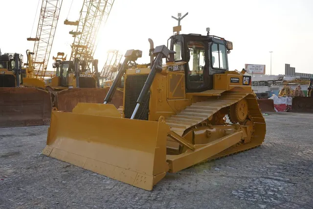 Rent Bulldozers, 22 ton for your projects