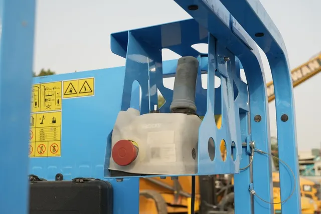 2025 Sinoboom 0812N Electric Scissor Lift Button View