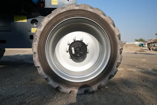 Sinoboom TB20J Telescopic Boom Lift Tire Image