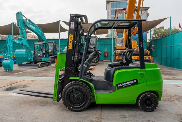 Socma FB35 Electric Forklift Left Side View