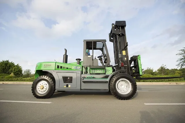 Socma HNF-180 Diesel Forklift Side View