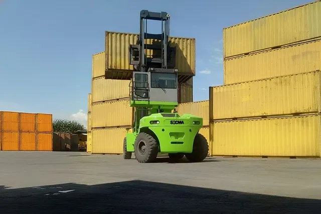 Socma HNF-180 Forklift Application Image