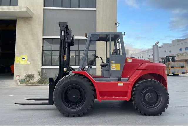 Socma HNFY-80 All Terrain Forklift Left Side Image