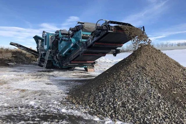 Powerscreen Trakpactor 320SR Impact Crushers - Front Right