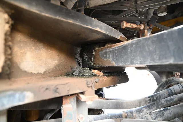 2019 Komatsu WA470-5 Wheel Loader undercarriage view - Al Marwan Heavy Machinery