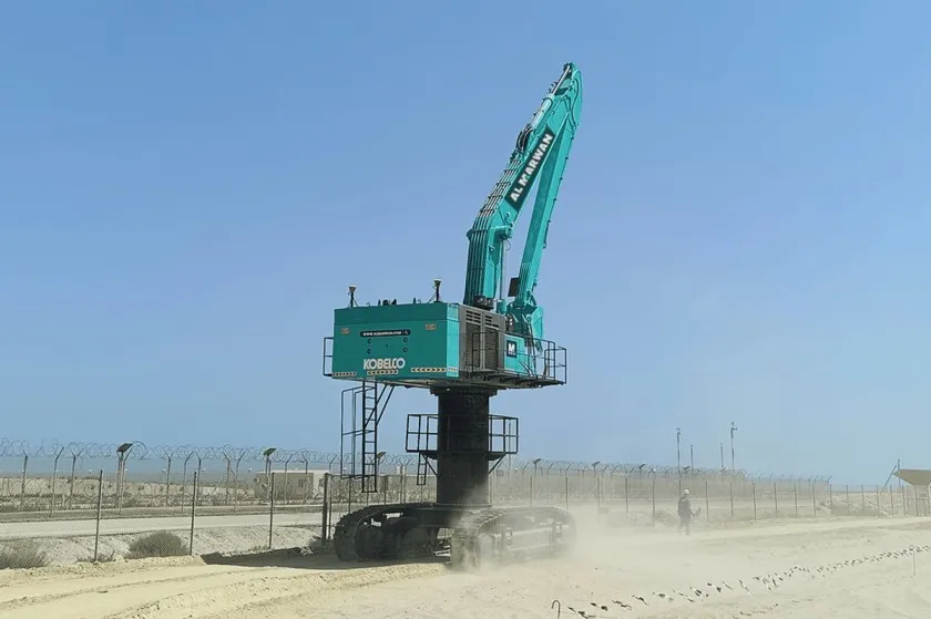 Elevated Excavators: Al Marwan Latest Addition for Marine Constructions