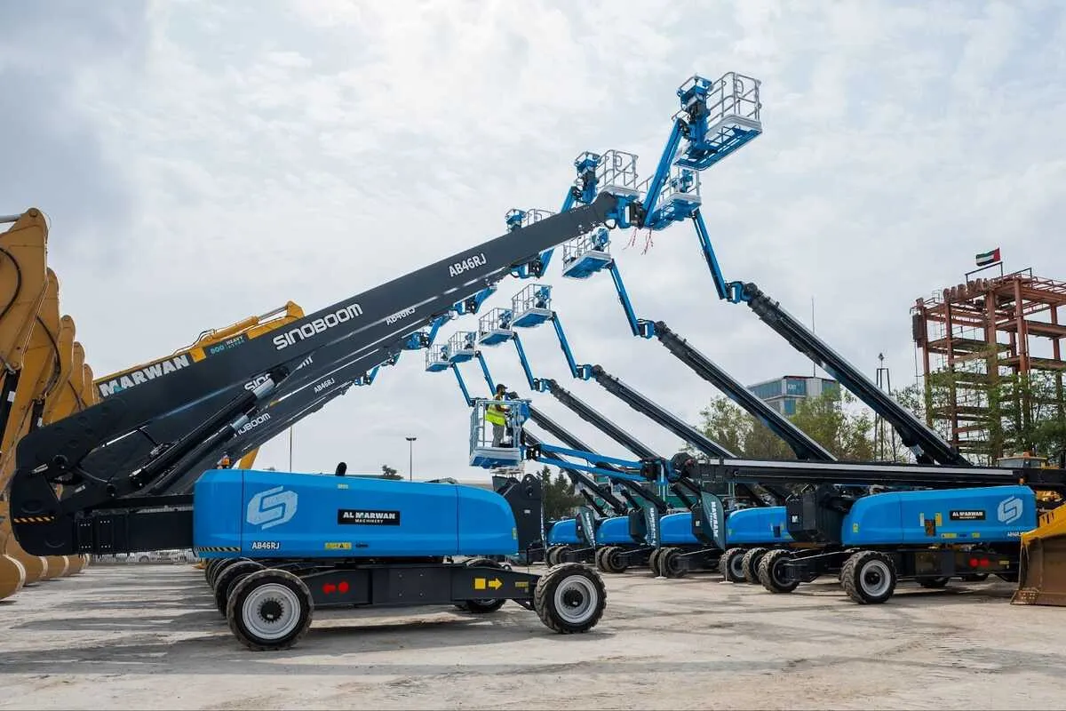 Boom Lifts Variations: Understanding Configurations and Specs