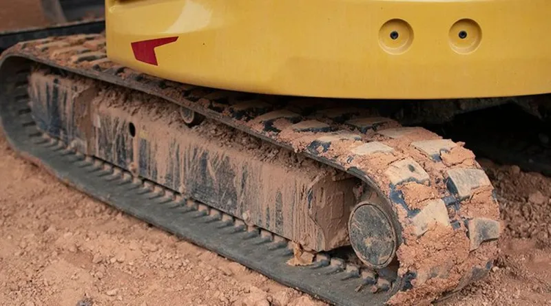 Deep Clean the Undercarriage of the mini excavator
