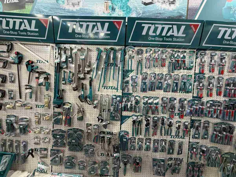 TOTAL - One-Stop Tools Station