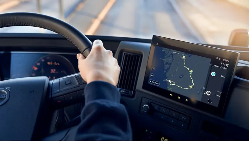 Integrated mapping apps allow operators to see the positions of other machines and personnel on the site