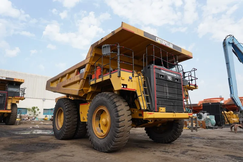 The 98-ton CAT 777E rigid dump truck