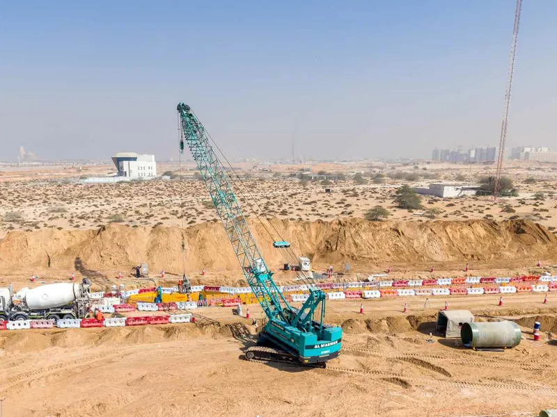 Kobelco crawler crane.