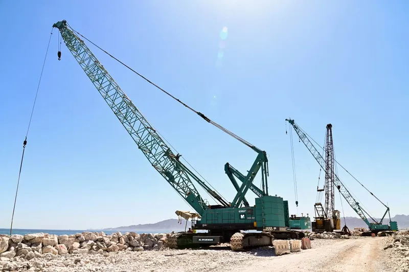 hydraulic hoses are essential parts of any crane