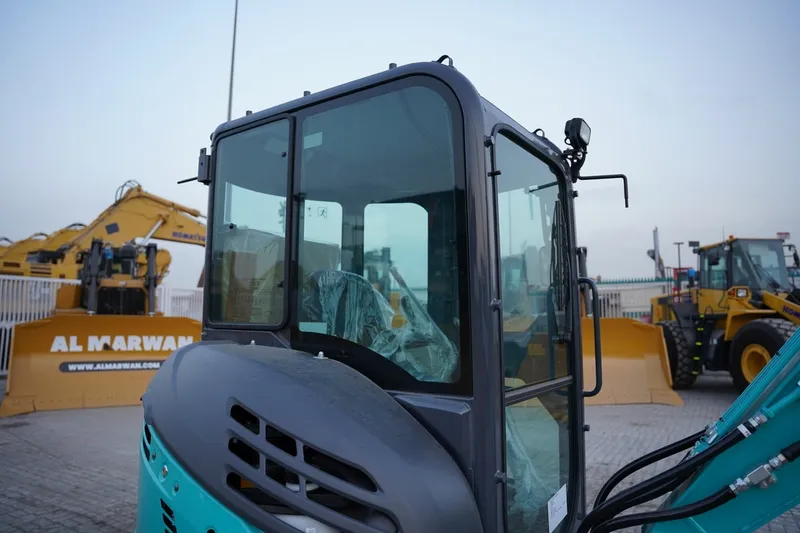 Reinforced cabin structure of the KOBELCO SK35SR-6 mini excavator
