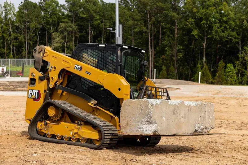 Cat’s 265 compact track loader