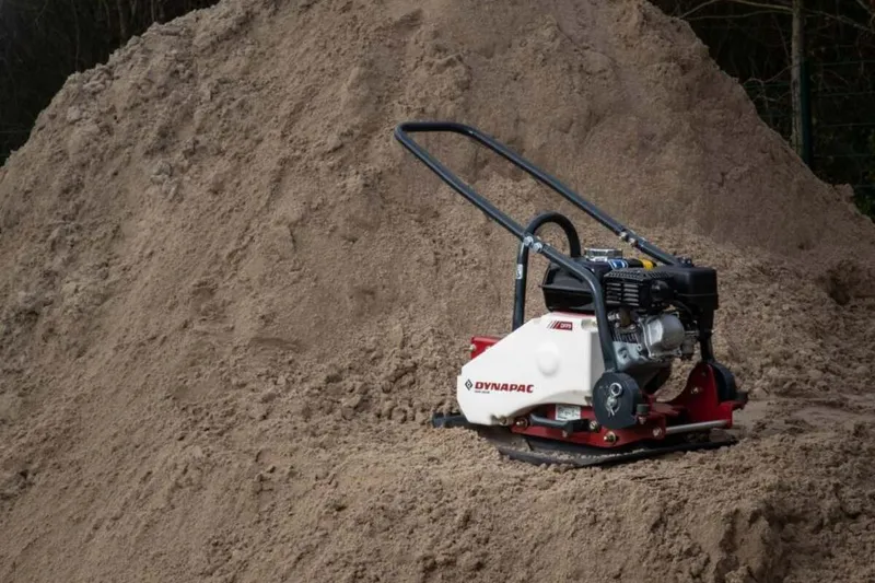 Dynapac DFP9 plate compactor is an asset for foundation preparation.